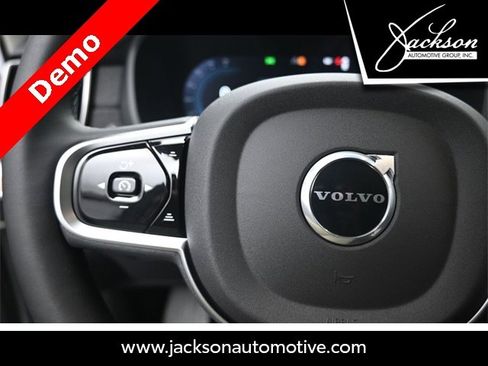 New 2025 Volvo XC90 B5 Core w/ Protection Package image 15
