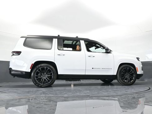 Used 2024 Jeep Grand Wagoneer Series III w/ Quick Order Packagew 28T image 86