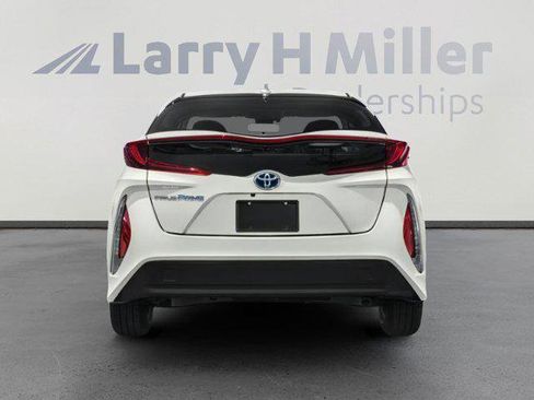 Used 2020 Toyota Prius Prime XLE FWD image 5