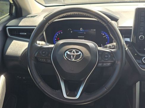 Used 2022 Toyota Corolla Cross XLE w/ Convenience Package AWD/4WD image 19