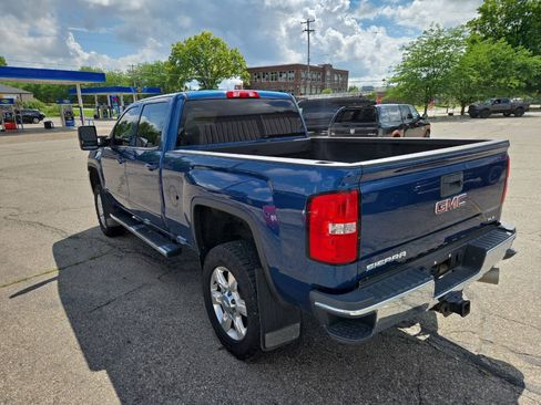 Used 2017 GMC Sierra 2500 SLE w/ SLE Fleet Preferred Package AWD/4WD image 6