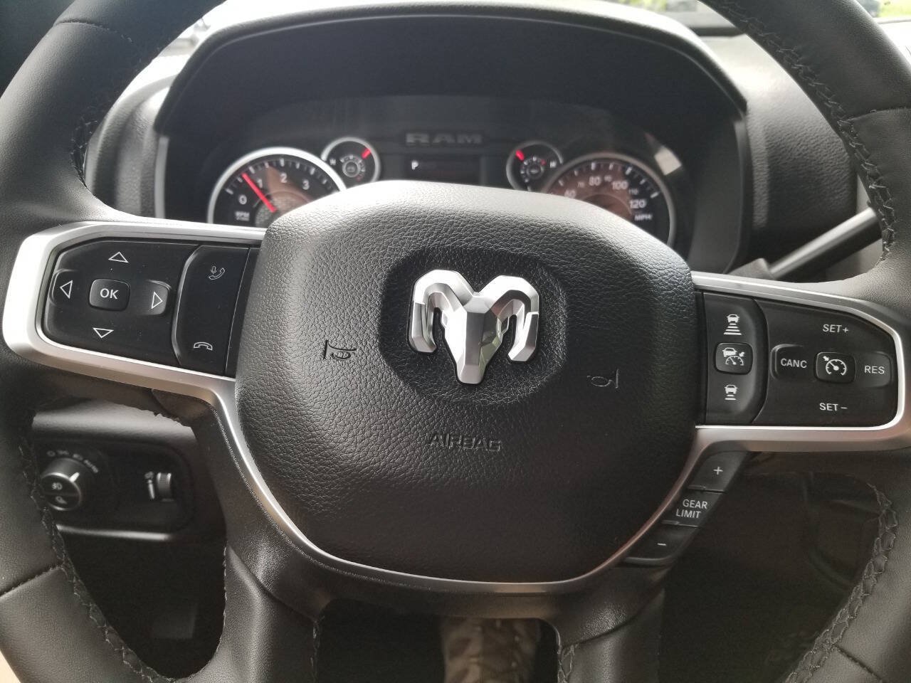 Certified 2025 RAM 2500 Big Horn AWD/4WD image 36
