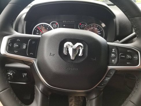 Certified 2025 RAM 2500 Big Horn AWD/4WD image 36