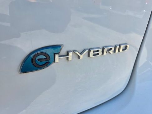 Used 2023 Chrysler Pacifica Touring-L FWD image 16
