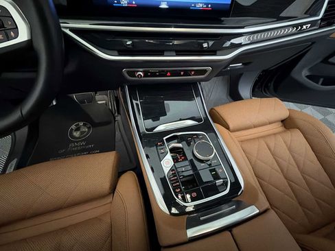 Used 2023 BMW X7 xDrive40i w/ M Sport Package AWD/4WD image 18