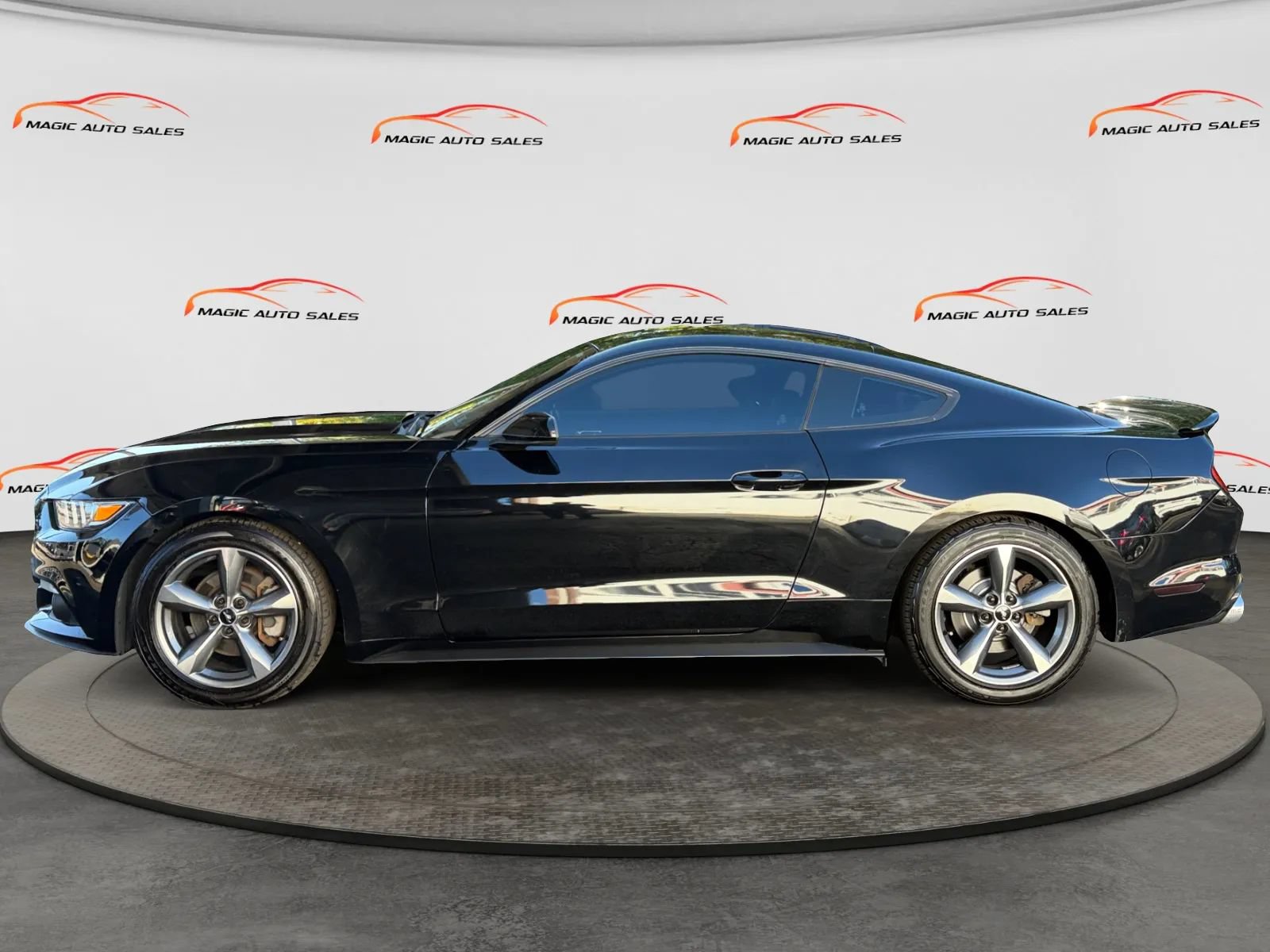 Used 2016 Ford Mustang Coupe w/ Equipment Group 051A RWD image 7