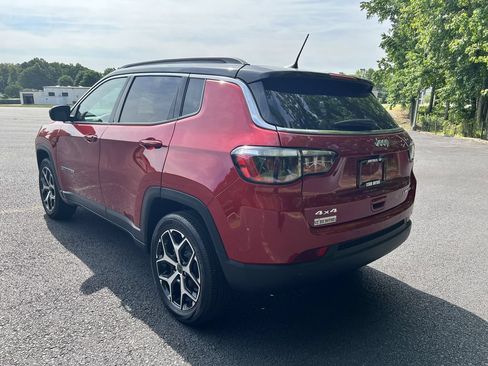 Certified 2025 Jeep Compass Limited AWD/4WD image 5