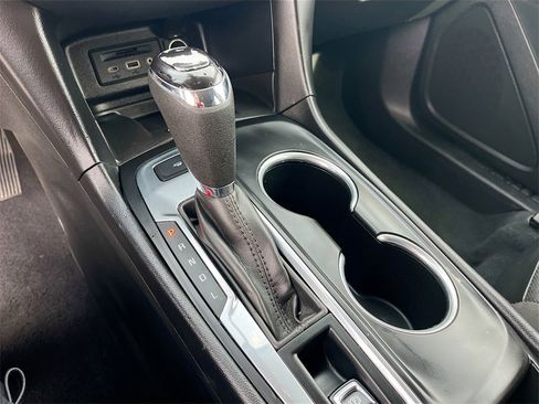 Used 2020 Chevrolet Equinox Premier w/ Premier Redline Edition image 16