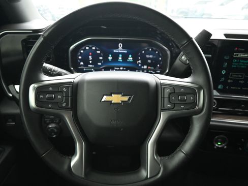 Used 2024 Chevrolet Silverado 1500 LT w/ Z71 Off-Road Package AWD/4WD image 17