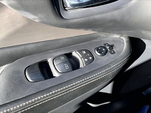 Used 2019 Nissan Murano S image 35