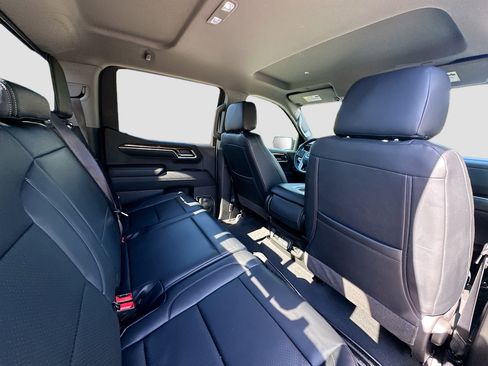 Used 2024 GMC Sierra 1500 SLE w/ Preferred Package image 31