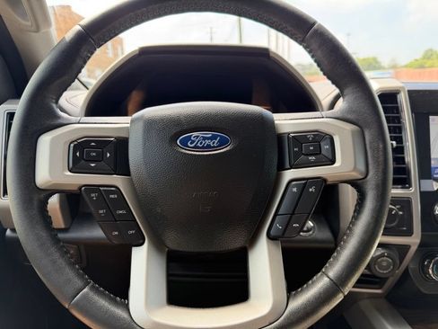 Used 2019 Ford F150 Lariat w/ Trailer Tow Package RWD image 29