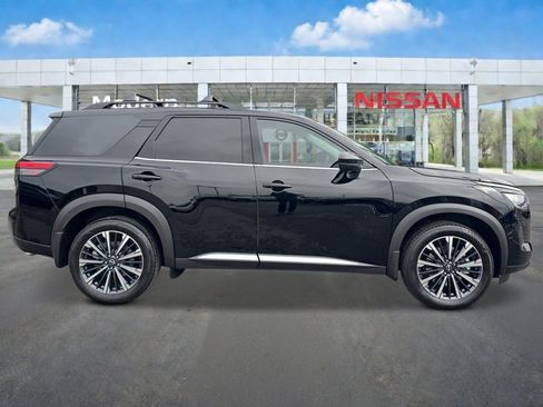 New 2026 Nissan Pathfinder Platinum AWD/4WD image 6