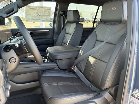 New 2026 Chevrolet Suburban High Country RWD image 27