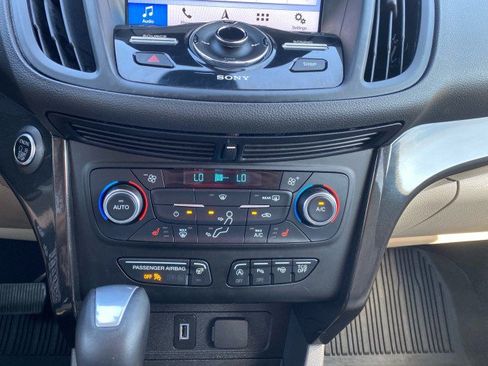Used 2017 Ford Escape Titanium w/ Equipment Group 301A AWD/4WD image 14