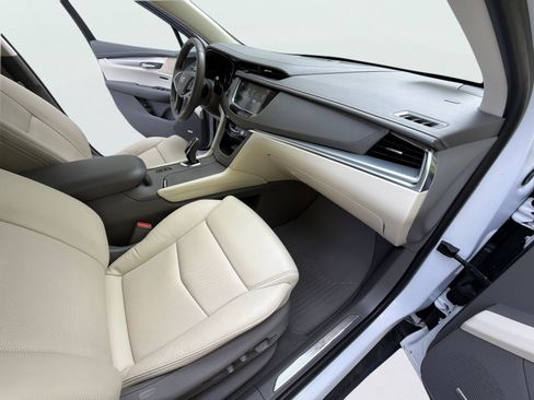 Used 2019 Cadillac XT5 Luxury AWD/4WD image 18