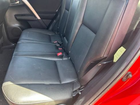 Used 2015 Toyota RAV4 XLE FWD image 10