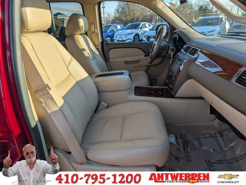 Used 2013 Chevrolet Suburban LTZ image 11
