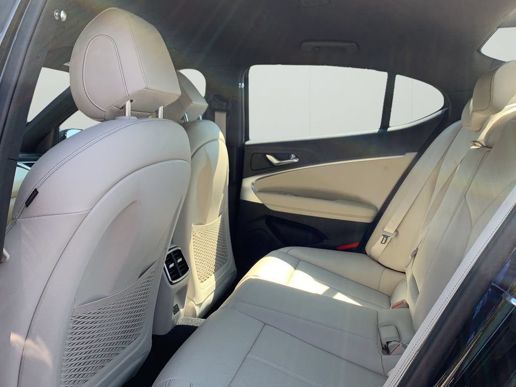 Certified 2026 Genesis G70 2.5T RWD image 16