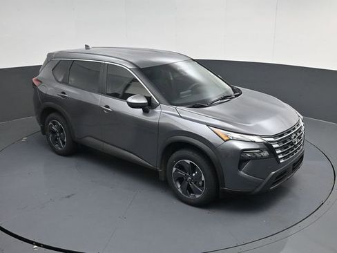 Used 2024 Nissan Rogue SV image 39