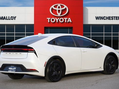 Certified 2023 Toyota Prius LE image 3