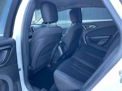 Used 2016 Chrysler 200 Limited image 15