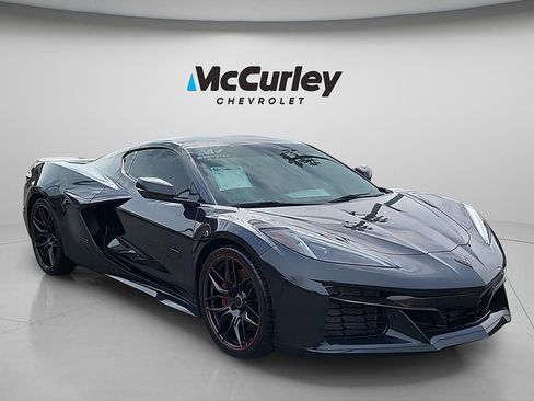 Used 2023 Chevrolet Corvette Z06 RWD image 1