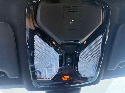 Used 2022 BMW 330i xDrive Sedan w/ M Sport Package image 23