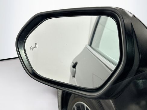 Used 2023 Toyota Camry SE image 31