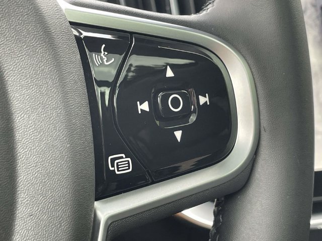 Certified 2025 Volvo XC90 B5 Plus AWD/4WD image 27