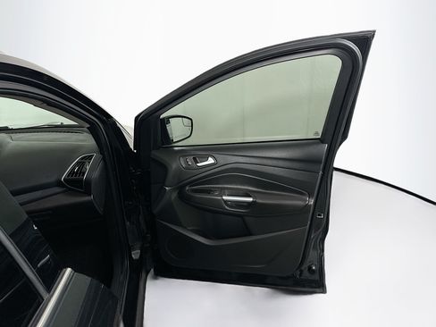 Used 2013 Ford Escape Titanium FWD image 32