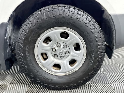 Used 2020 Nissan Frontier S image 31