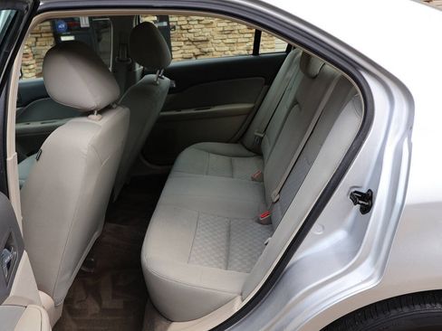 Used 2012 Ford Fusion S FWD image 18