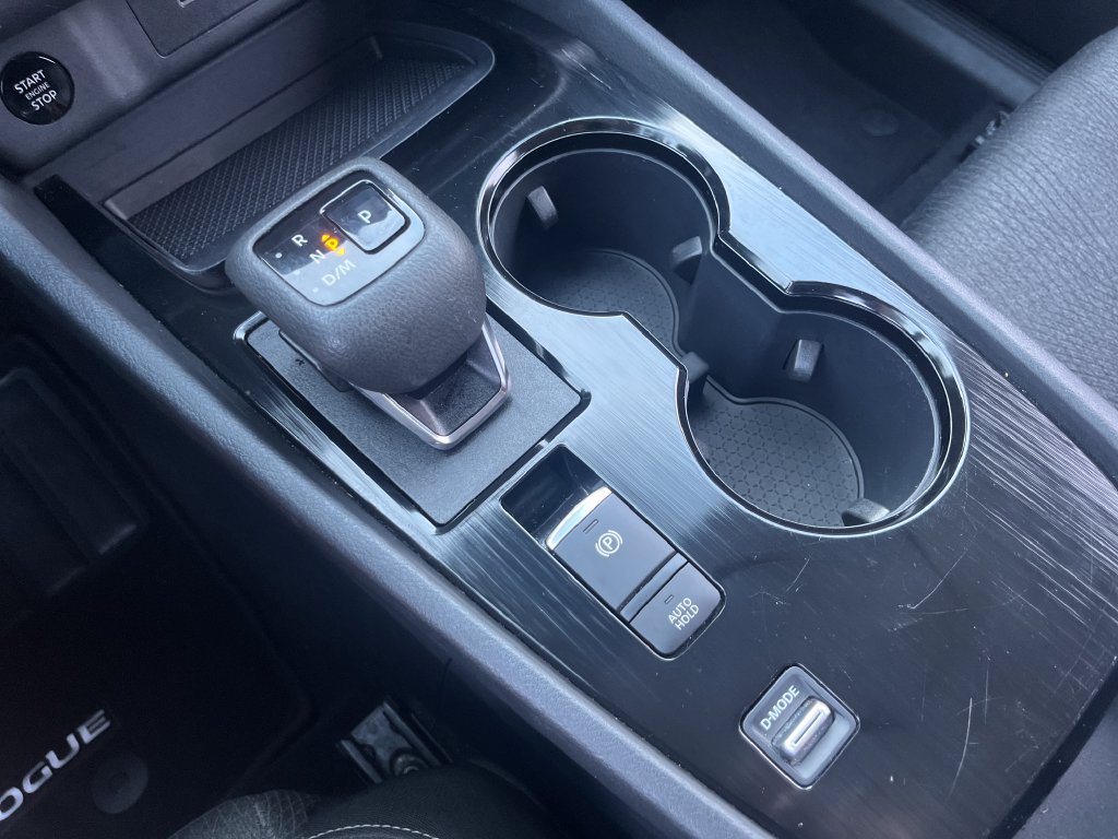 Used 2025 Nissan Rogue SV FWD image 20