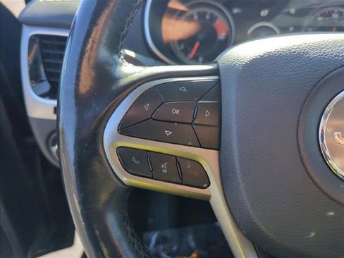 Used 2019 Jeep Cherokee Limited image 13