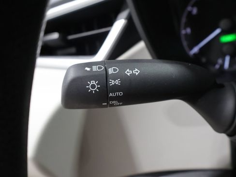 Used 2025 Toyota Corolla LE FWD image 37