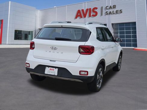 Used 2025 Hyundai Venue SEL FWD image 6