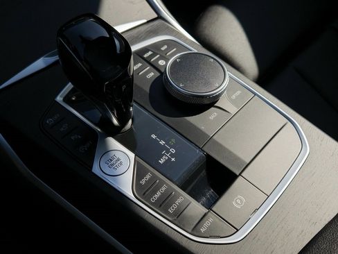 Used 2021 BMW 330i Sedan w/ Premium Package image 15