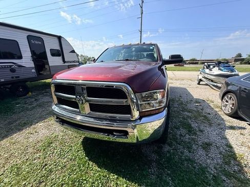 Used 2018 RAM 2500 Tradesman w/ Chrome Appearance Group AWD/4WD image 4