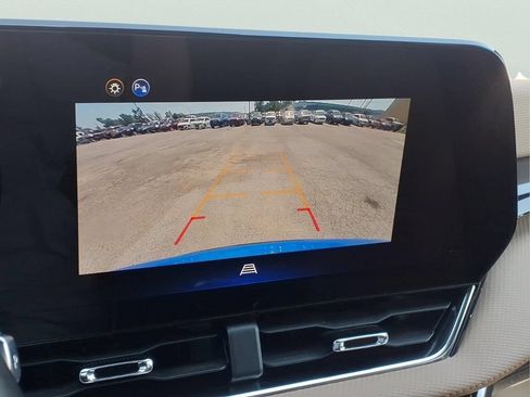 Used 2026 Chevrolet Equinox ACTIV FWD image 10