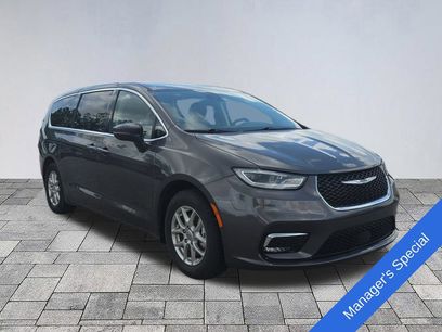 Used 2023 Chrysler Pacifica Touring-L