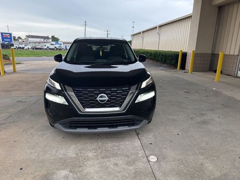 Used 2022 Nissan Rogue SV FWD image 3