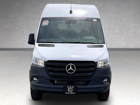 Used 2024 Mercedes-Benz Sprinter 2500 image 3
