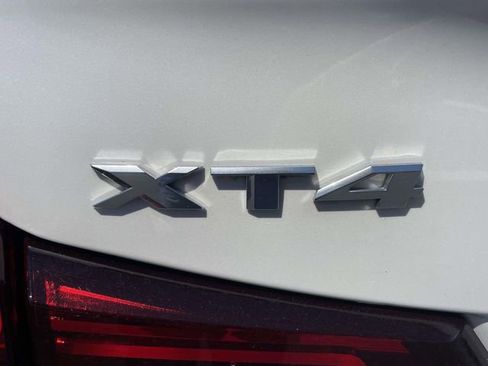 Used 2023 Cadillac XT4 Premium Luxury image 6