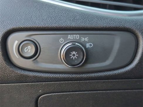 Certified 2016 Chevrolet Malibu Hybrid w/ Driver Confidence Package image 17