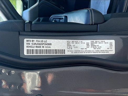 Used 2023 Jeep Grand Cherokee Altitude AWD/4WD image 18