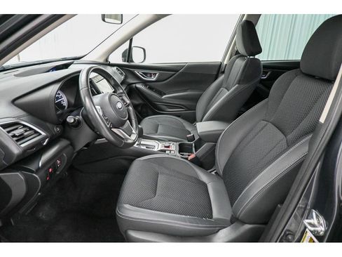 Used 2023 Subaru Forester Premium image 31