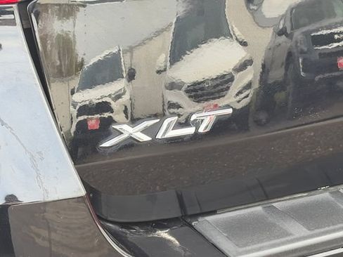 Used 2023 Ford Explorer XLT AWD/4WD image 21