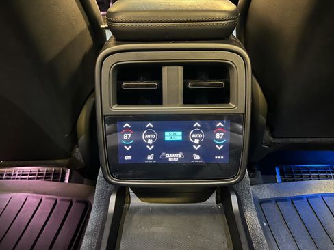 Used 2023 Porsche Taycan Turbo S image 32