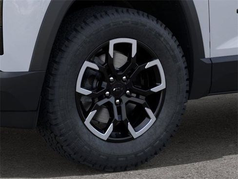 New 2026 Chevrolet Equinox ACTIV w/ Safety and Technology Package image 3